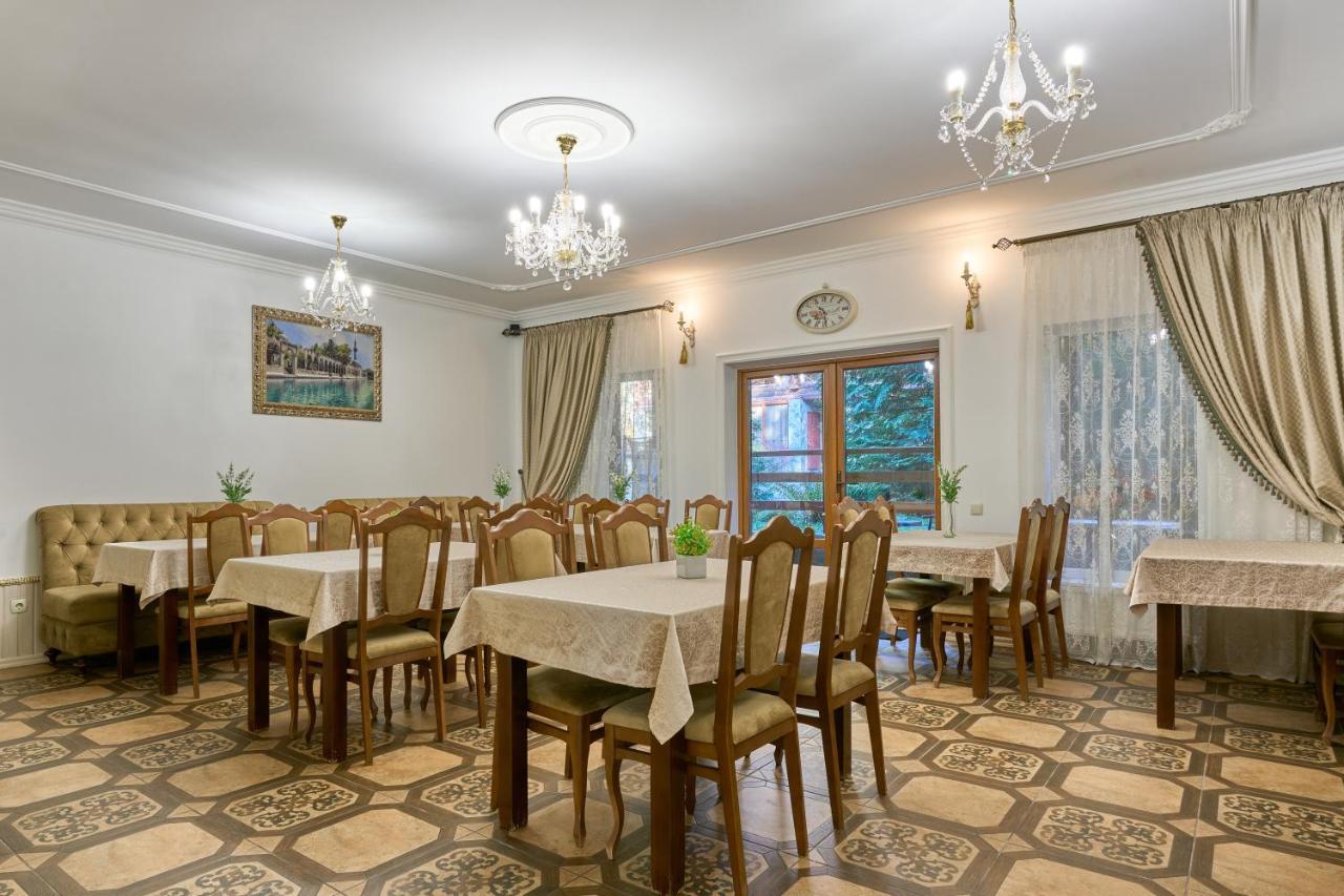 Tsaryna Sadyba 야블루니츠야 외부 사진